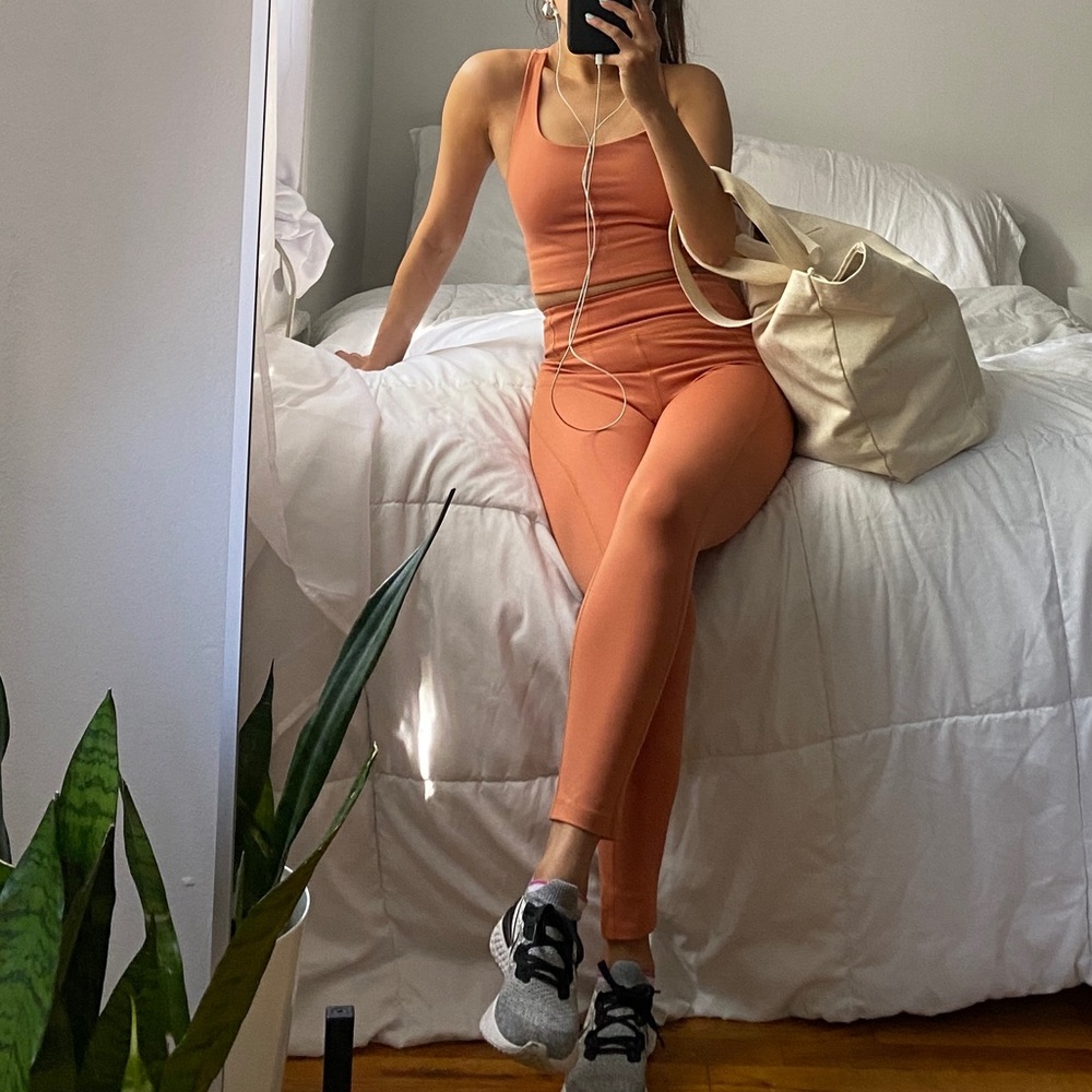 WORKOUT SET | Girlfriend collective apricot workout set